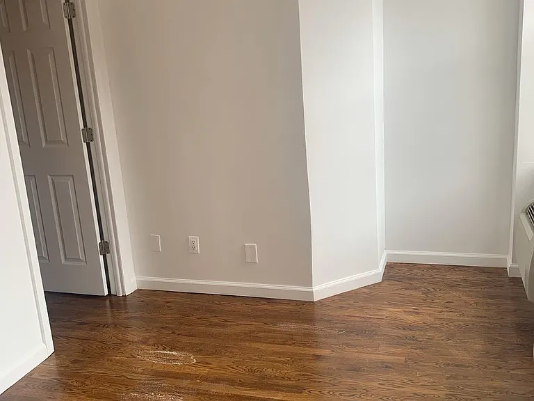407 W 51st St #4A — Photo 11