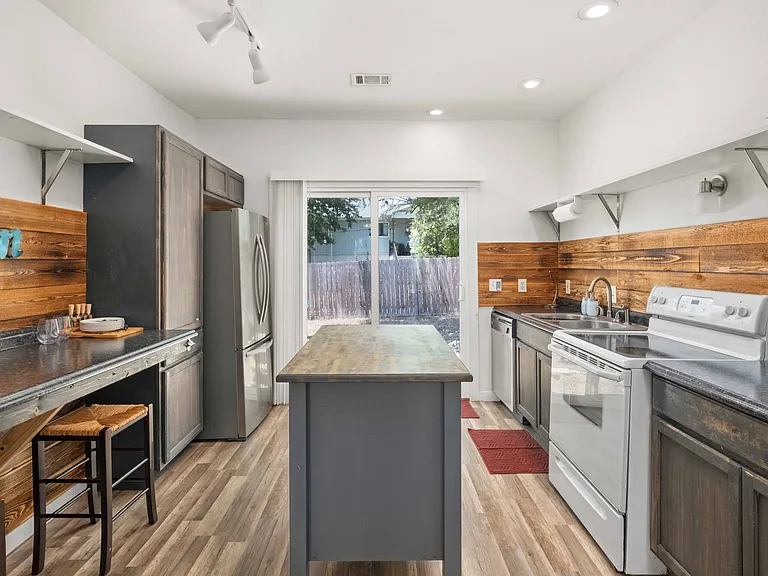 902 Presa Arriba Rd #A — Photo 6