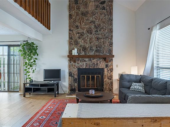 5th image of 5399 Country Ridge Dr