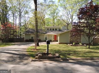 754 Post Road Ln, Stone Mountain, GA 30088