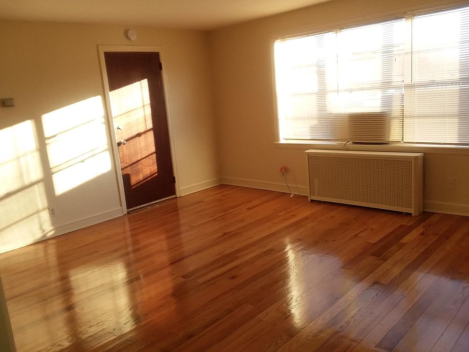 2nd image of 575 Center St APT C3
