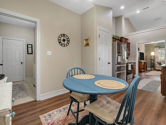 5th image of 1685 Harbor Club Dr
