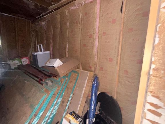 4th image of 719 E 7th St