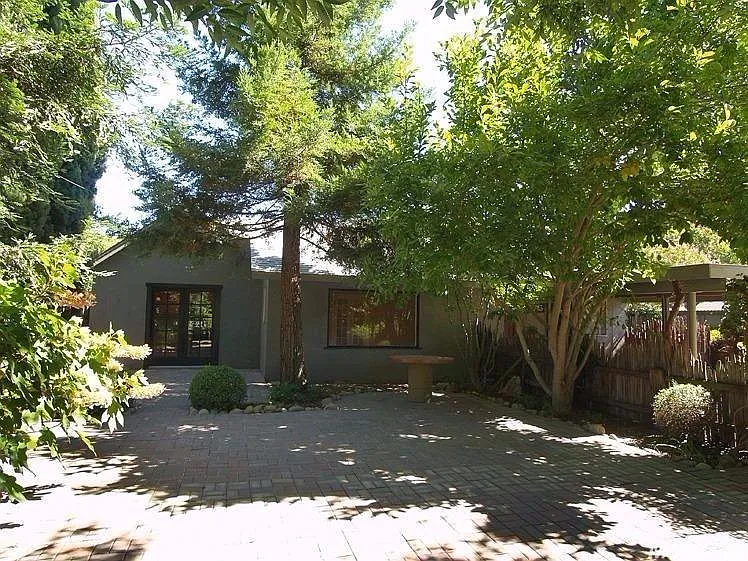 1215 E Fairmont Ave photo 1