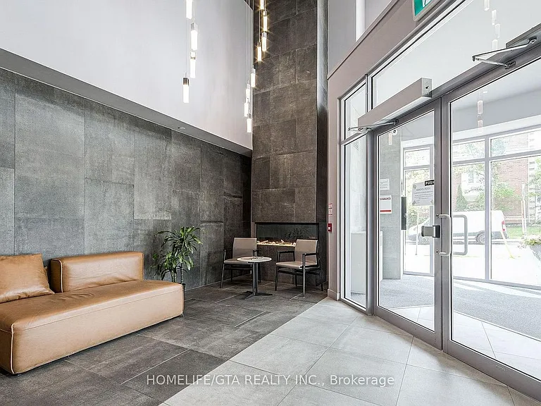 2433 Dufferin St #208 — Photo 4