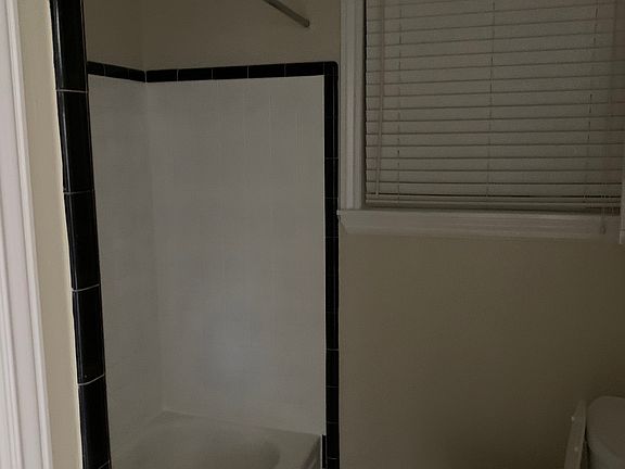 4th image of 604 Rosa Ave