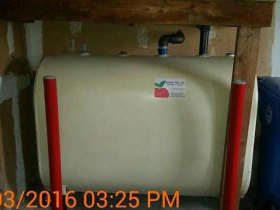 Above ground oil tank