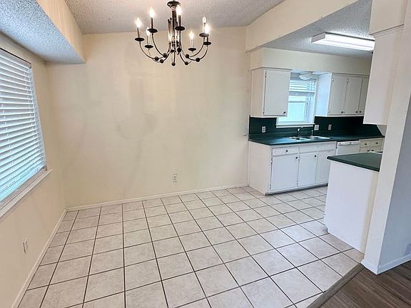 3rd image of 329 Rockylane Dr