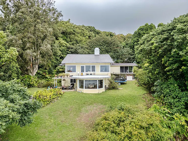 3665 Tantalus Dr — Photo 1