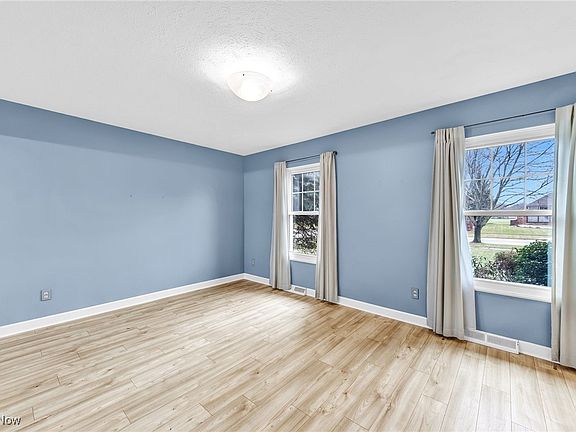 4th image of 30875 Windy Hollow Ln