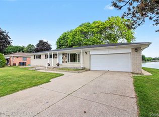 1347 E Square Lake Rd, Troy, MI 48085