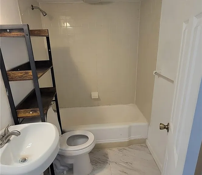 4461 Highridge St #2 — Photo 9