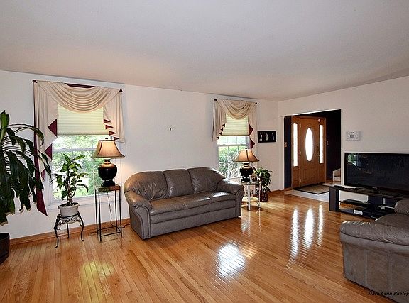 4th image of 2177 Bradford Dr
