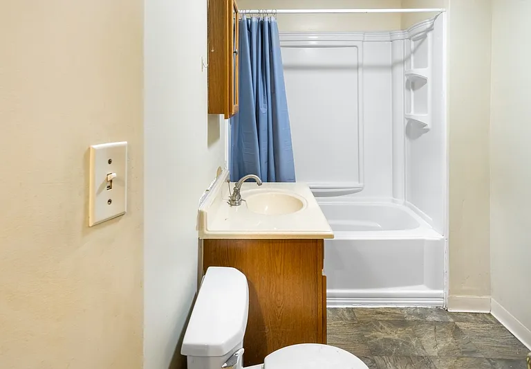 822 Westcott St #2 — Photo 4
