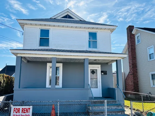 14 1st St, Glen Cove, NY 11542