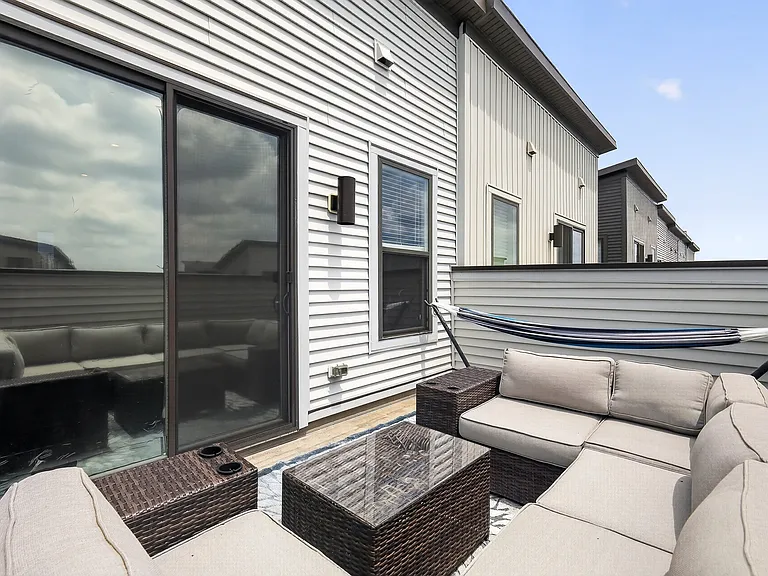 2554 Nicholson St — Photo 15