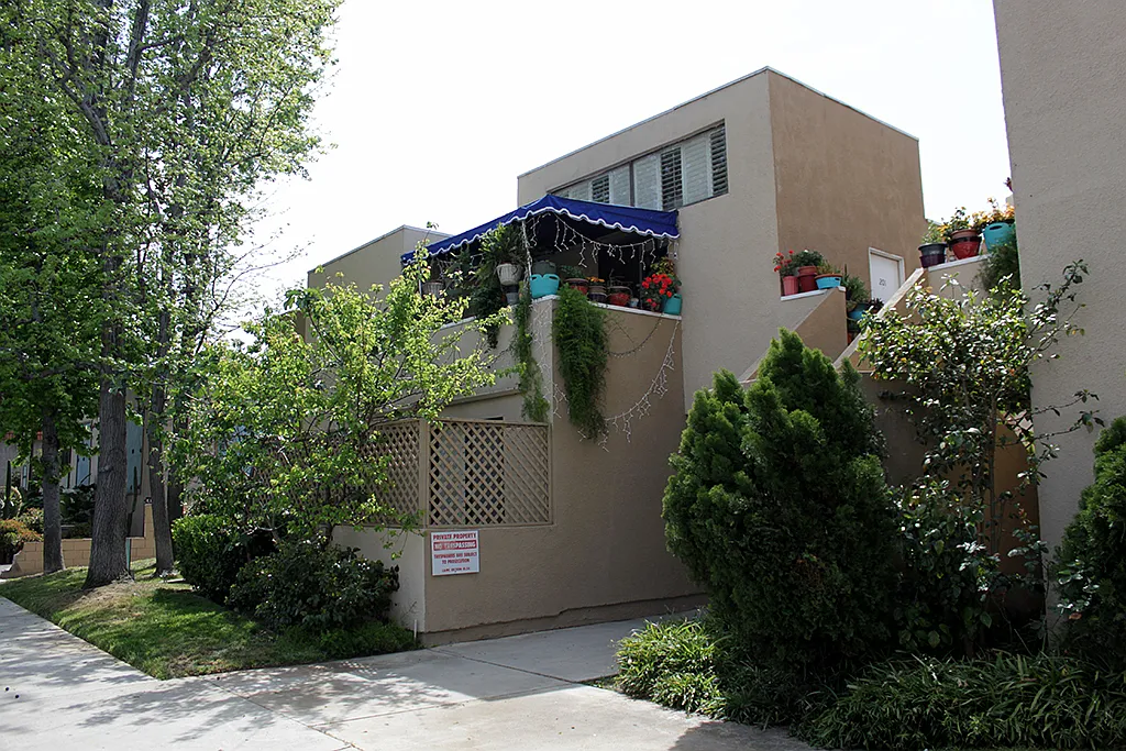 Kling Apartments — Photo 1