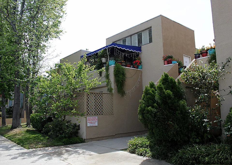 Kling Apartments