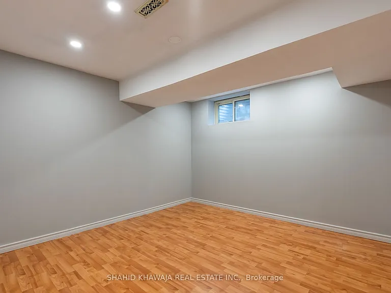 1590 Yew St — Photo 38
