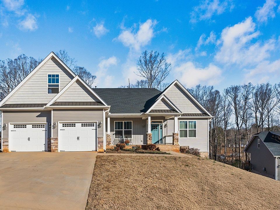 1st image of 615 Forden Dr