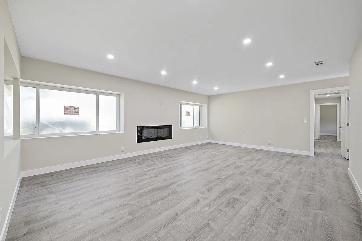 3 bed, 2.5 bath, 2000 sqft, $10,000 — Photo 2