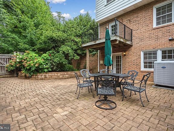 3rd image of 1540 Brookshire Ct