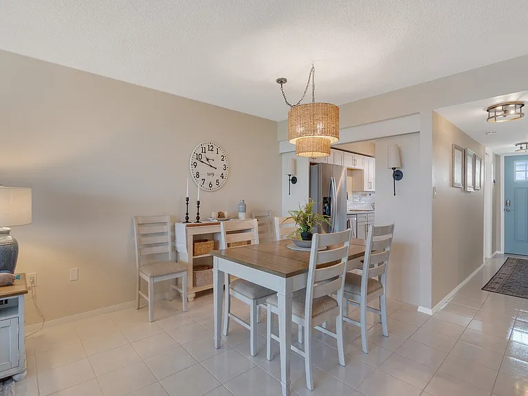 935 E Causeway Blvd #408 — Photo 8