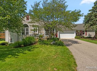 1147 Highpoint Dr NW, Grand Rapids, MI 49544