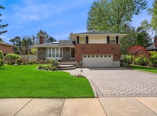39 Morris Drive, Syosset, NY 11791