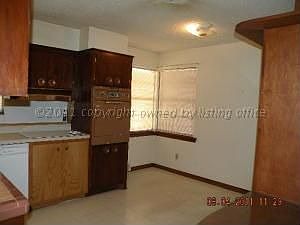 5th image of 1209 Williston St