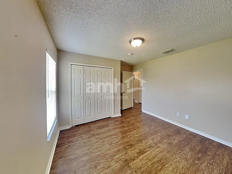 315 Colony Ct — Photo 19