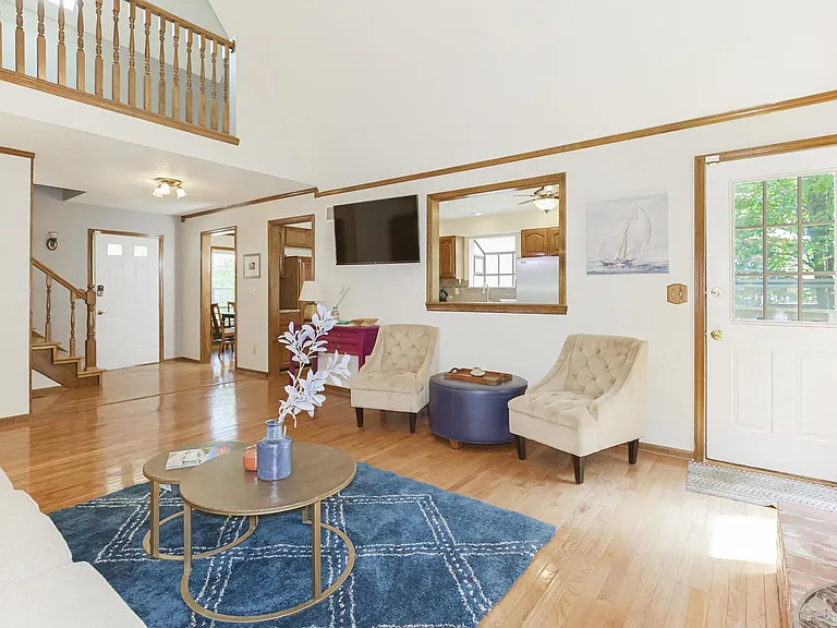 8604 N Troost Ave — Photo 2