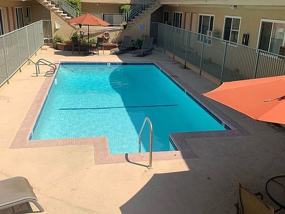 3rd image of 444 N Euclid Ave APT 1