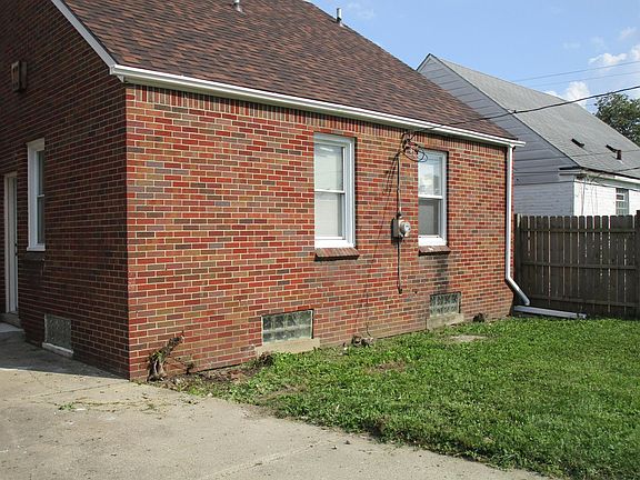 5th image of 13513 Woodmont Ave