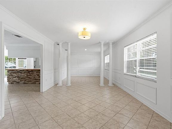 5th image of 1303 WALLWOOD DRIVE