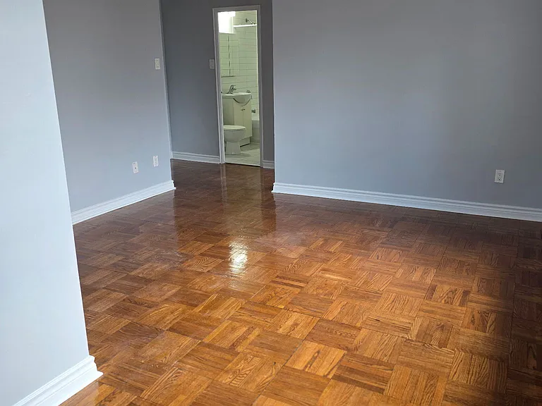 392 Jane St #204 — Photo 2