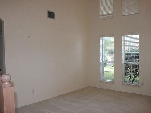 3rd image of 3136 Glory Ln