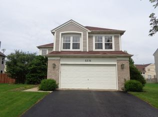 1231 Sanctuary Ln, Naperville, IL 60540