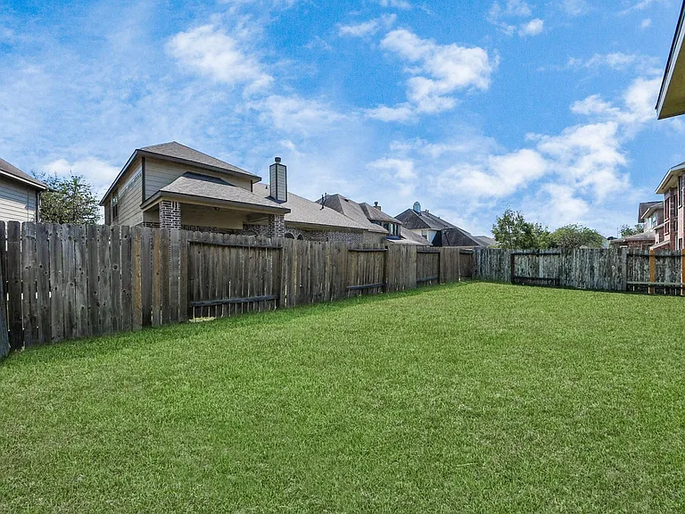 9427 Sapphire Bay Ln — Photo 48