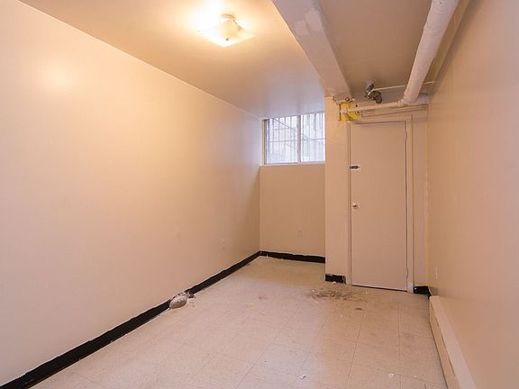 4th image of 20 Crooke Ave APT Bc