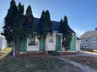 819 13th St NW, Cedar Rapids, IA 52405