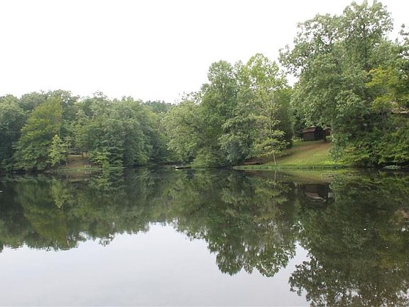 2nd image of 515 Deer Ln