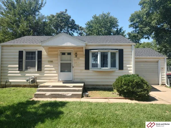 233 S 20th St, Beatrice, NE 68310