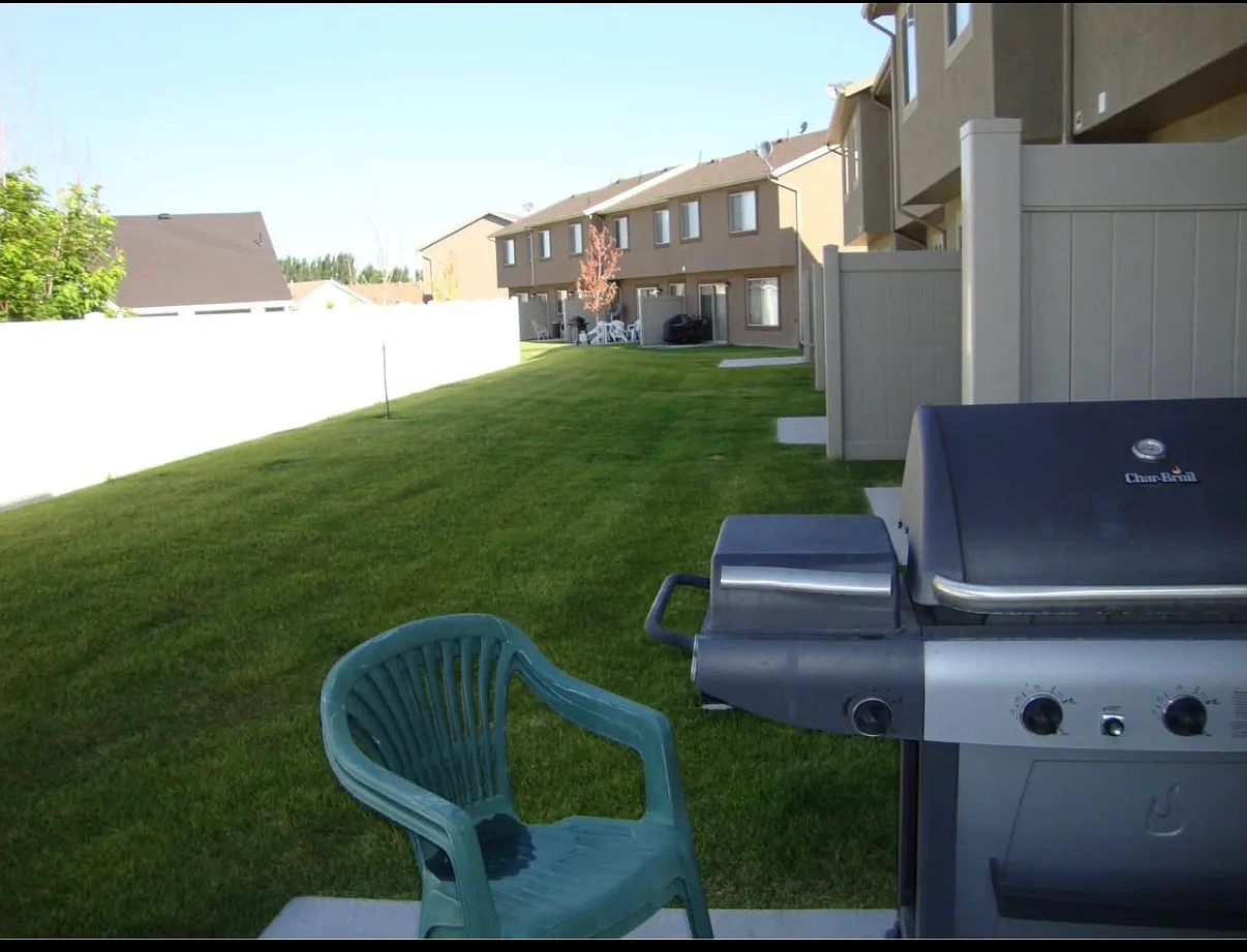 3 bed, 1.5 bath, 1108 sqft, $1,595 — Photo 3