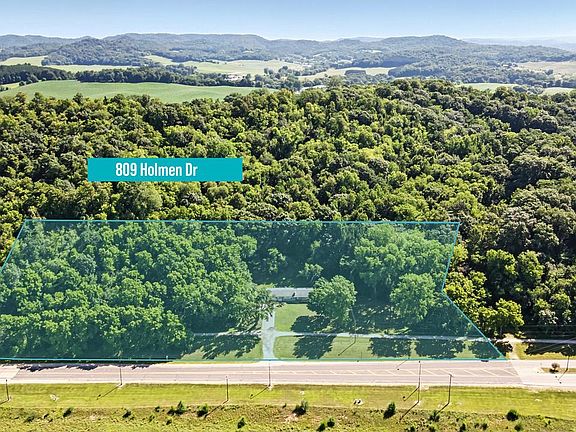 2nd image of 809 Holmen DRIVE NORTH North