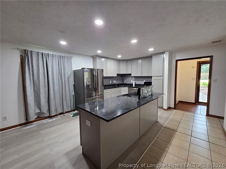 5611 Nix Rd — Photo 2