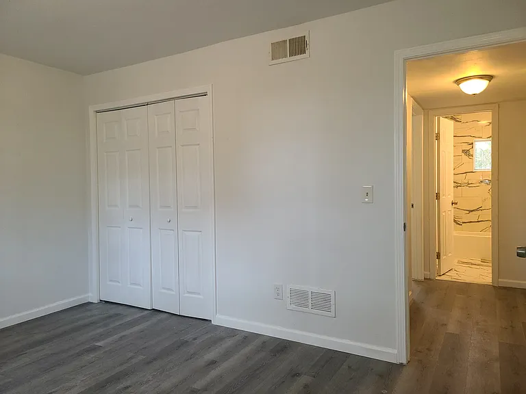 521 Gresham Park Dr #B — Photo 12