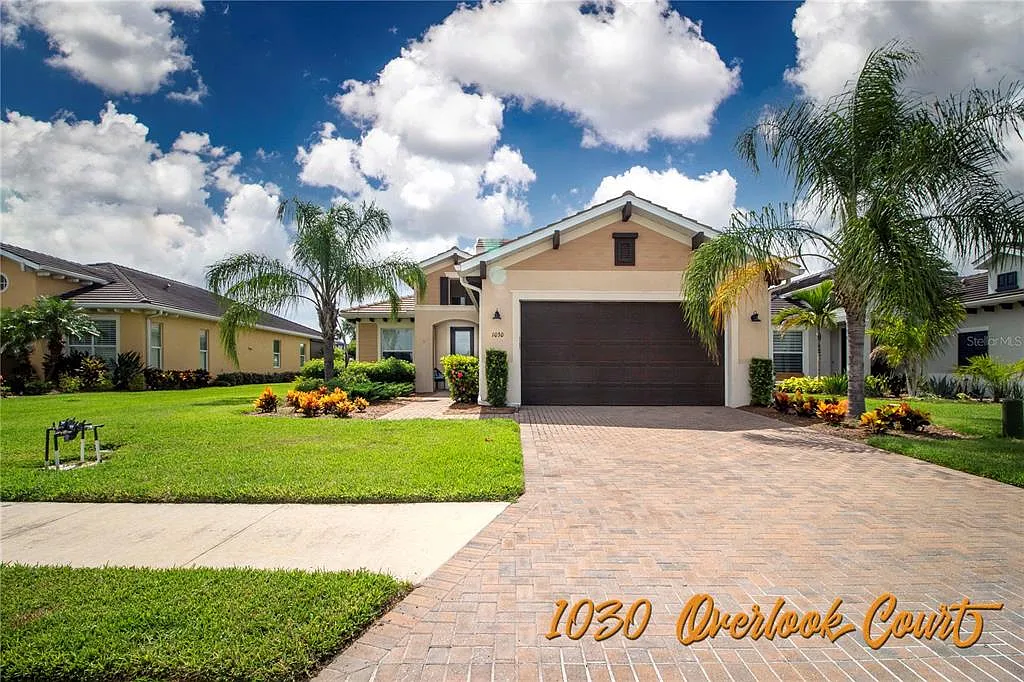3 bed, 2.5 bath, 2055 sqft, $4,000 — Photo 1