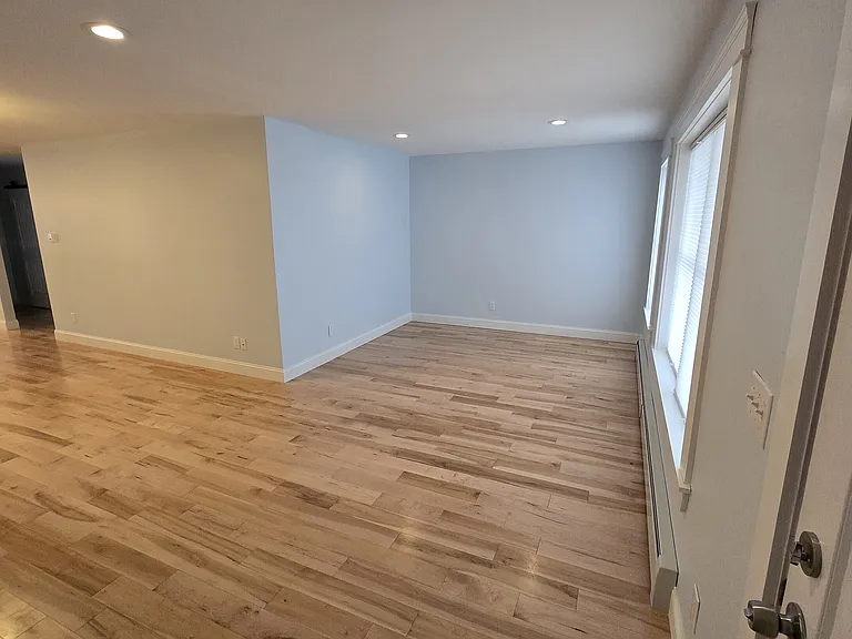 21 Juniper St — Photo 17