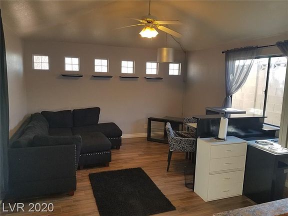 2nd image of 2845 Santa Margarita St